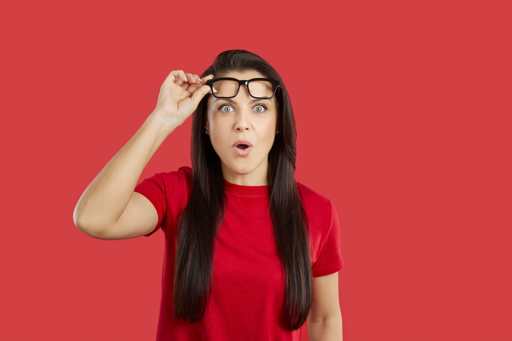 Studio Romantic / shutterstock.com LG Köln: Bloßer Link zum Produkthersteller reicht für Werbekennzeichnung