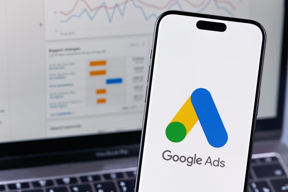 Primakov / shutterstock.com Beschränkte Auskunftspflichten bei Verletzung im Zusammenhang mit Google Ads